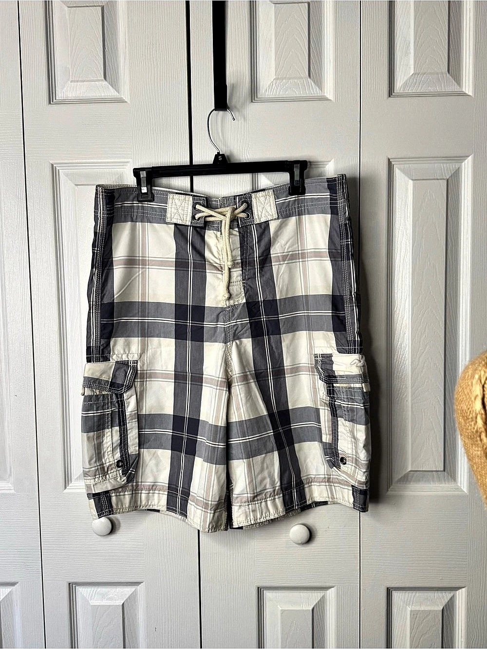 Y2K Hollister Men's Plaid Cargo Shorts Medium